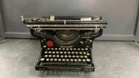 ANTIQUE UNDERWOOD TYPEWRITER