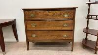 ANTIQUE 3-DRAWER DRESSER