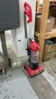 DIRT DEVIL UPRIGHT VACUUM