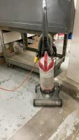 BISSELL BAGLESS UPRIGHT VACUUM