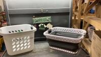(2) LAUNDRY BASKETS + &ldquo;LAUNDRY&rdquo; WALL DECOR