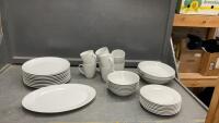 WHITE DISH SET