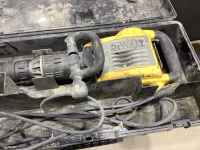 DEWALT DEMO HAMMER