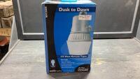 DUSK TO DAWN YARD LIGHT