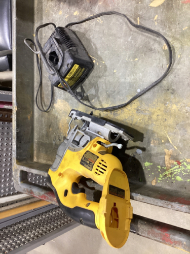 DEWALT JIGSAW. 18 V. 12 V DRILL-DEWALT W/CHARGER