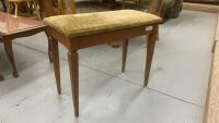 VINTAGE CUSHIONED PIANO BENCH