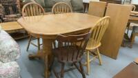 DOUBLE PEDESTAL RECTANGLE DIINING TABLE W/ (2) LARGE LEAVES AND (4) MISMATCHED CHAIRS