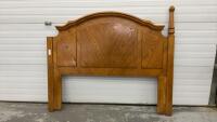 HEADBOARD - ADJUSTABLE BETWEEN DOUBLE/QUEEN