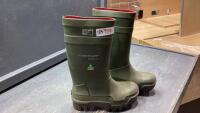 PROTECTIVE TOE DUNLOP RUBBER BOOT