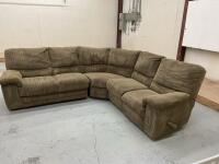 GREEN SECTIONAL W/ RECLINING ENDS - 3 PIECES