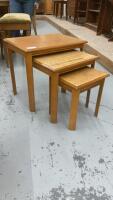 SET OF (3) NESTING TABLES