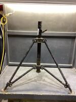 HEAVY DUTY TRI-POD STAND