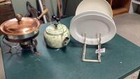 (3) ITEMS KETTLE, PARTIAL COPPER FRYING PAN W/BURNER + STAND WITH PLATE/PLATTER