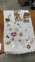 COSTUME JEWELRY - BROOCHES, RCAF UNIFORM BUTTONS, TIE CLIPS, CUFF LINKS