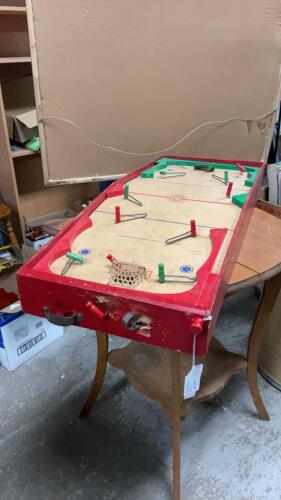 ANTIQUE TABLETOP HOCKEY GAME - THE MONROE COMPANY