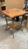 VINTAGE OAK SIDE TABLE/PLANT STAND