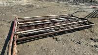 Bundle of three steel gates