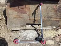 RAZOR SCOOTER