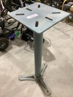 METAL STAND 34"