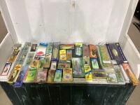 CONTAINER OF MISCELLANEOUS FISHING CONTENTS W/ ASSORTMENT OF BAITS AND HOOKS