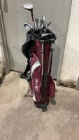 RIGHT HAND YOUTH USKG GOLF BAG W/ STAND AND (6) CLUBS