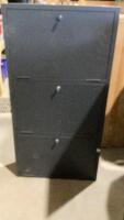 METAL CABINET W/ KEY
