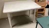 WHITE WOOD HARVEST TABLE