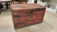 RUSIC RED TRUNK