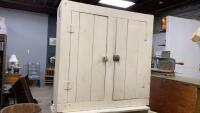 DOUBLE DOOR VINTAGE/RUSTIC CABINET