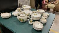 HYCROFT CHINA DISH SET W/ 24KT GOLD TRIM - YELLOW ROSE PATTERN