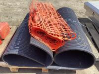 (2) RUBBER MATTS & SNOW FENCING