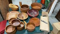 WOOD KITCHEN ITEMS - (2) SALAD BOWL W/ SMALL BOWLS, WOOD BANANA, PLATES, PLATTER, CABBAGE SLICERS,