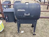 TRAEGER WOODEN PELLET GRILL