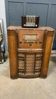 ANTIQUE PHONOLA CABINET RADIO & SMALL ROGERS MAJESTIC TABLETOP RADIO