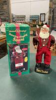 VINTAGE DANCING/SINGING SANTA
