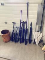 EQUIPMENT FOR TAKING PHOTOGRAPHS - ASSORTMENT OF TRI-POD STANDS & UMBRELLA ATTACHMENTS