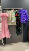 (5) PIECES OF VINTAGE WOMEN&rsquo;S CLOTHES