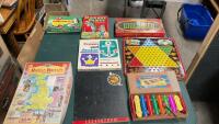 ASSORTED VINTAGE GAMES & A PUZZLE