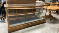 ANTIQUE QUARTER CUT OAK SHOWCASE - LIGHTED
