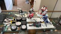 COLLECTION OF HOCKEY COLLECTIBLE FIGURINES & PUCKS