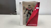 NIGHTWING ACTION FIGURE - DC COMICS