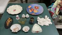 COLLECTIBLE ITEMS - YELLOW DEPRESSION GLASS CREAMER, PLASTER ANGELS, (2)LIMOGES SHELL SHAPED PORCELAIN DISHES, ROYAL DOULTON FLORAL PLATE
