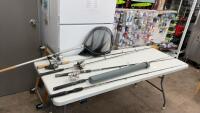 (5) FISHING RODS - (3) W/ REELS, CABELA&rsquo;S ROD HOLDER + FISHING NET