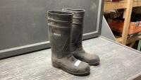 TINGLEY SIZE 9 RUBBER BOOT