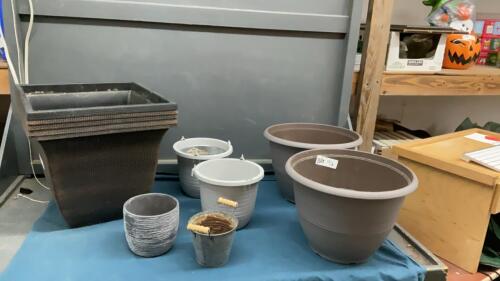 PLANT POTS