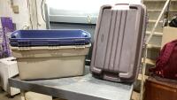 (3) RUBBERMAID LARGE SIZE LIDDED TOTES