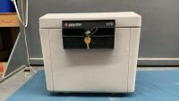 SENTRY FIRE BOX W/ KEYS