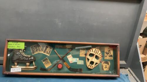 SHADOW BOX WITH RESIN HOCKEY DECOR