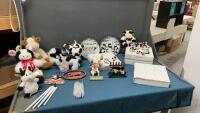 BOX W/ COW DECOR - (4) COLLECTOR PLATES, CREAMER, WIND CHIMES, STUFFIE, ETC