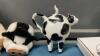 BOX W/ COW DECOR - (4) COLLECTOR PLATES, CREAMER, WIND CHIMES, STUFFIE, ETC - 5